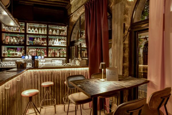 casa-soho-bar-interieur-festif-industriel-moderne-lyon